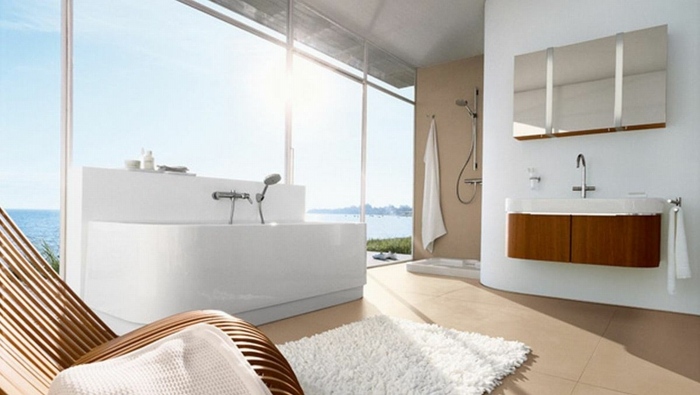 salle-de-bains-design-spa-baignoire-bain à remous-chaise-bois-miroir-rectangulaire